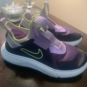 Girls Purple Slip On Nikes Sneakers Tennis Shoes Gym Size 1.5 Y